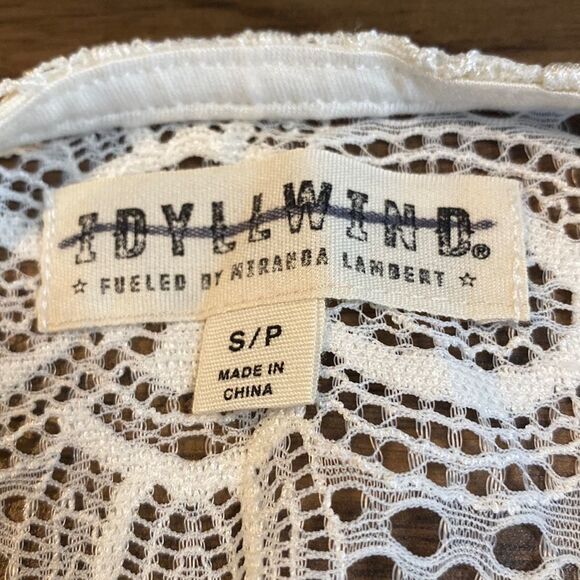 Idyllwind Women’s White Top - Picture 3 of 3